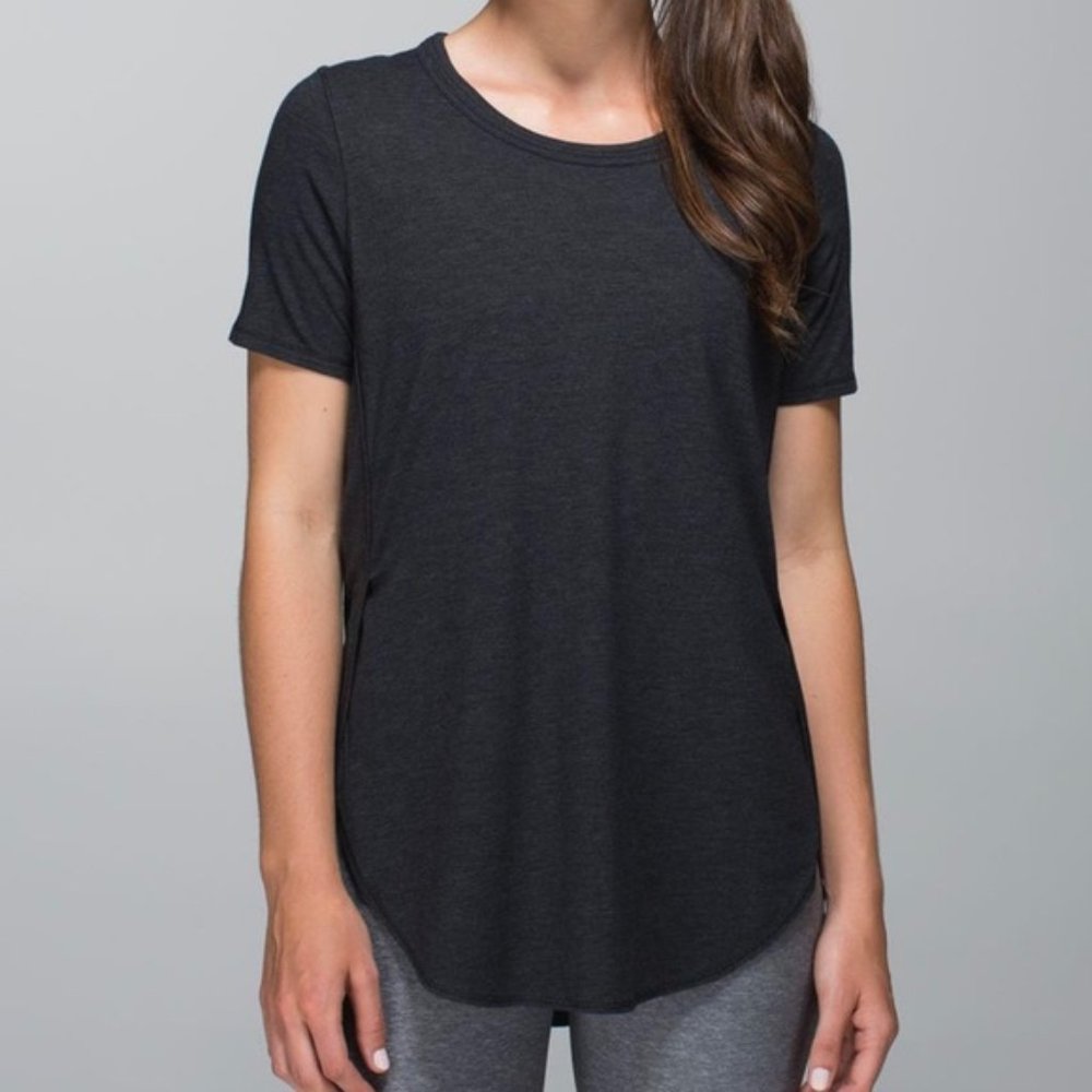 Lululemon Om Side Slit T Heathered Charcoal shirt